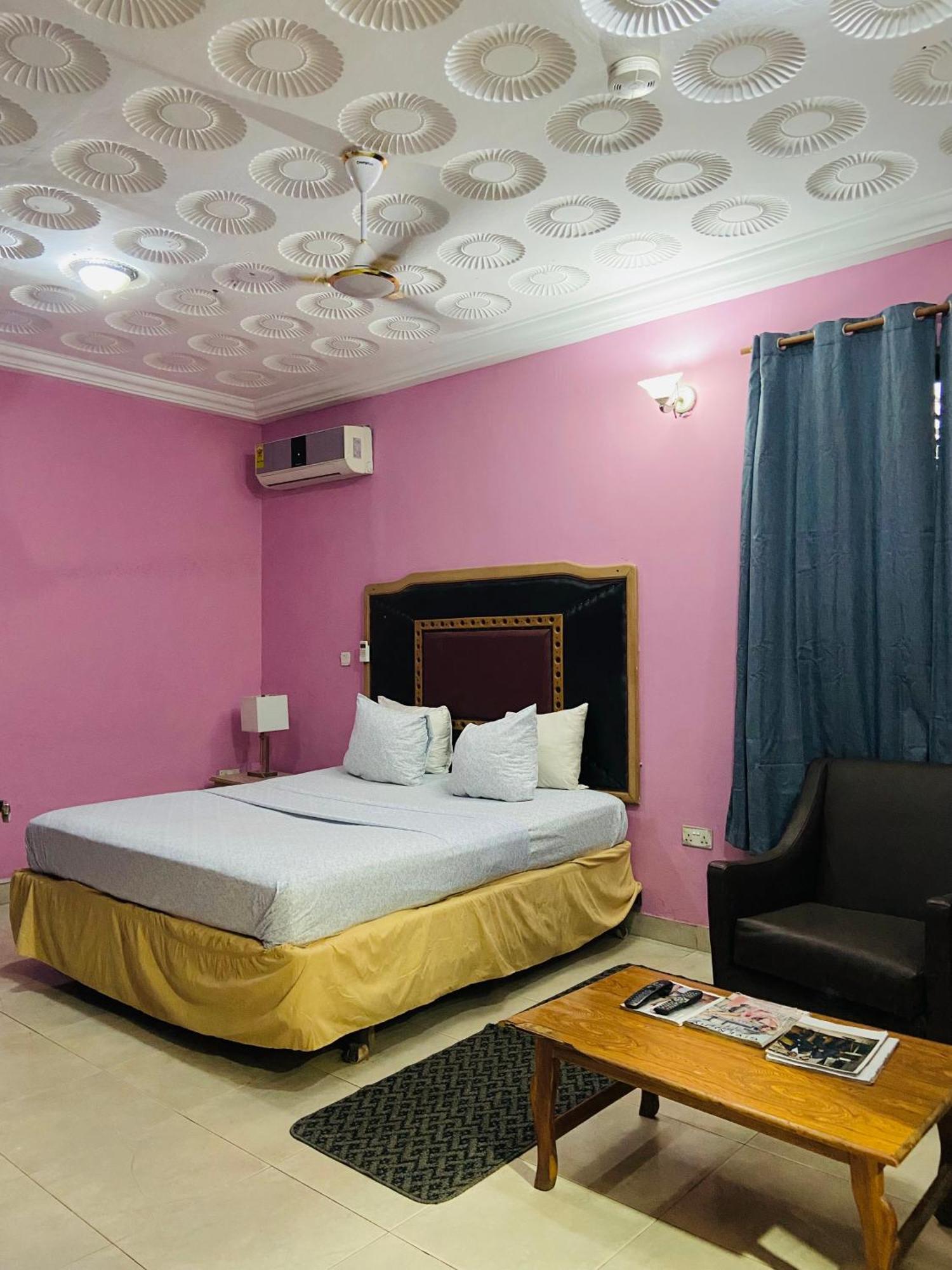Heavens Gate Hotel Accra Ngoại thất bức ảnh