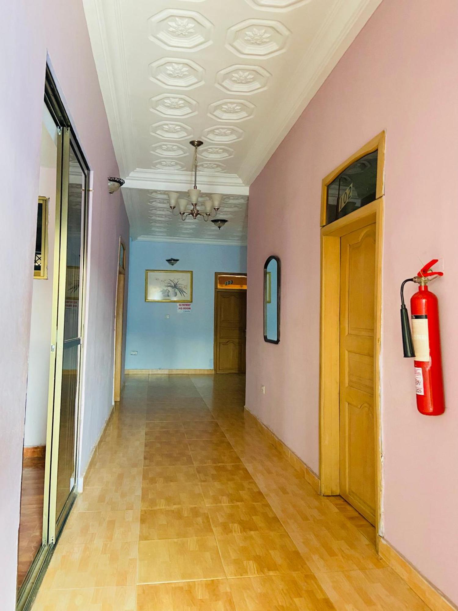 Heavens Gate Hotel Accra Ngoại thất bức ảnh