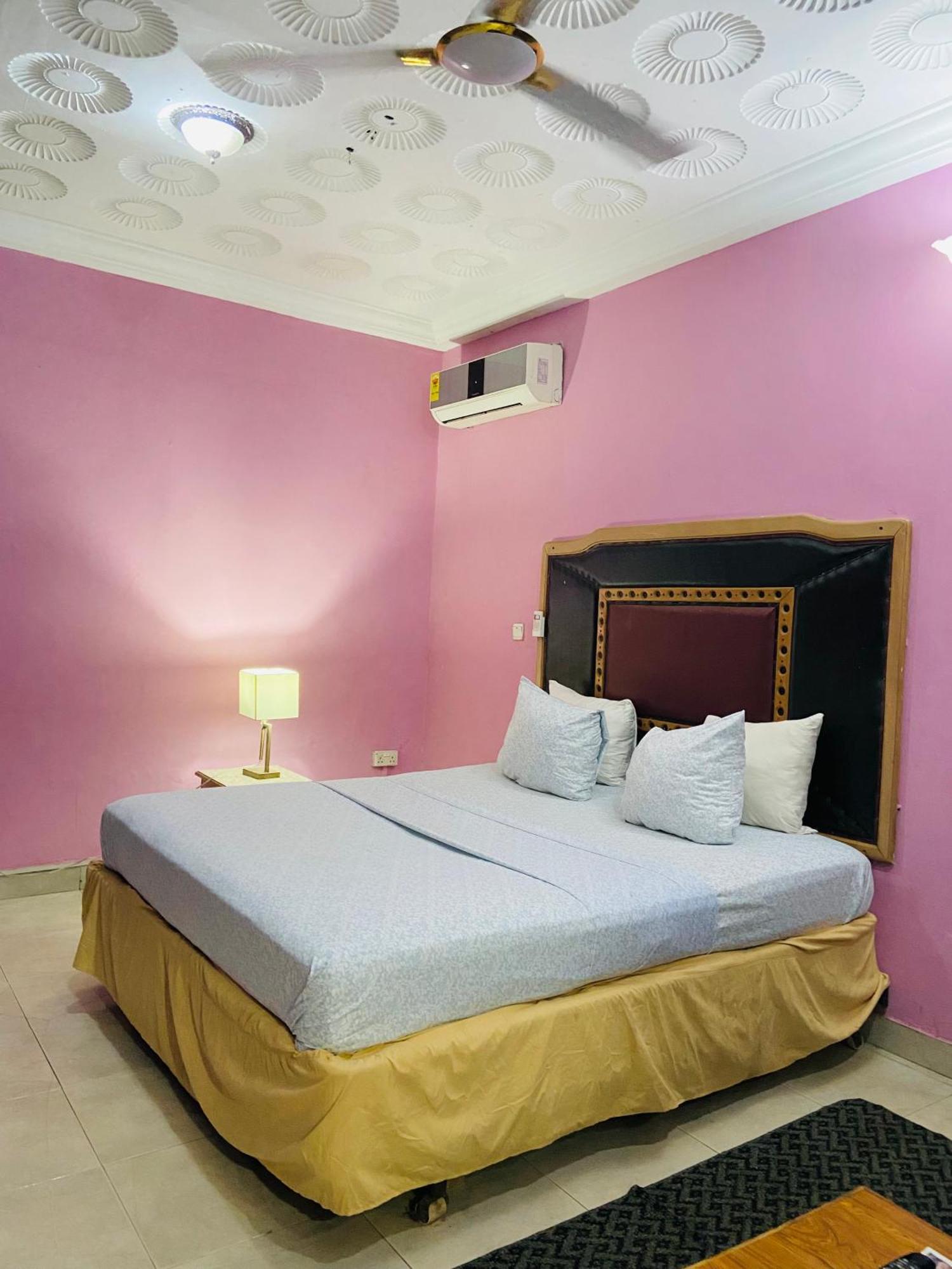 Heavens Gate Hotel Accra Ngoại thất bức ảnh